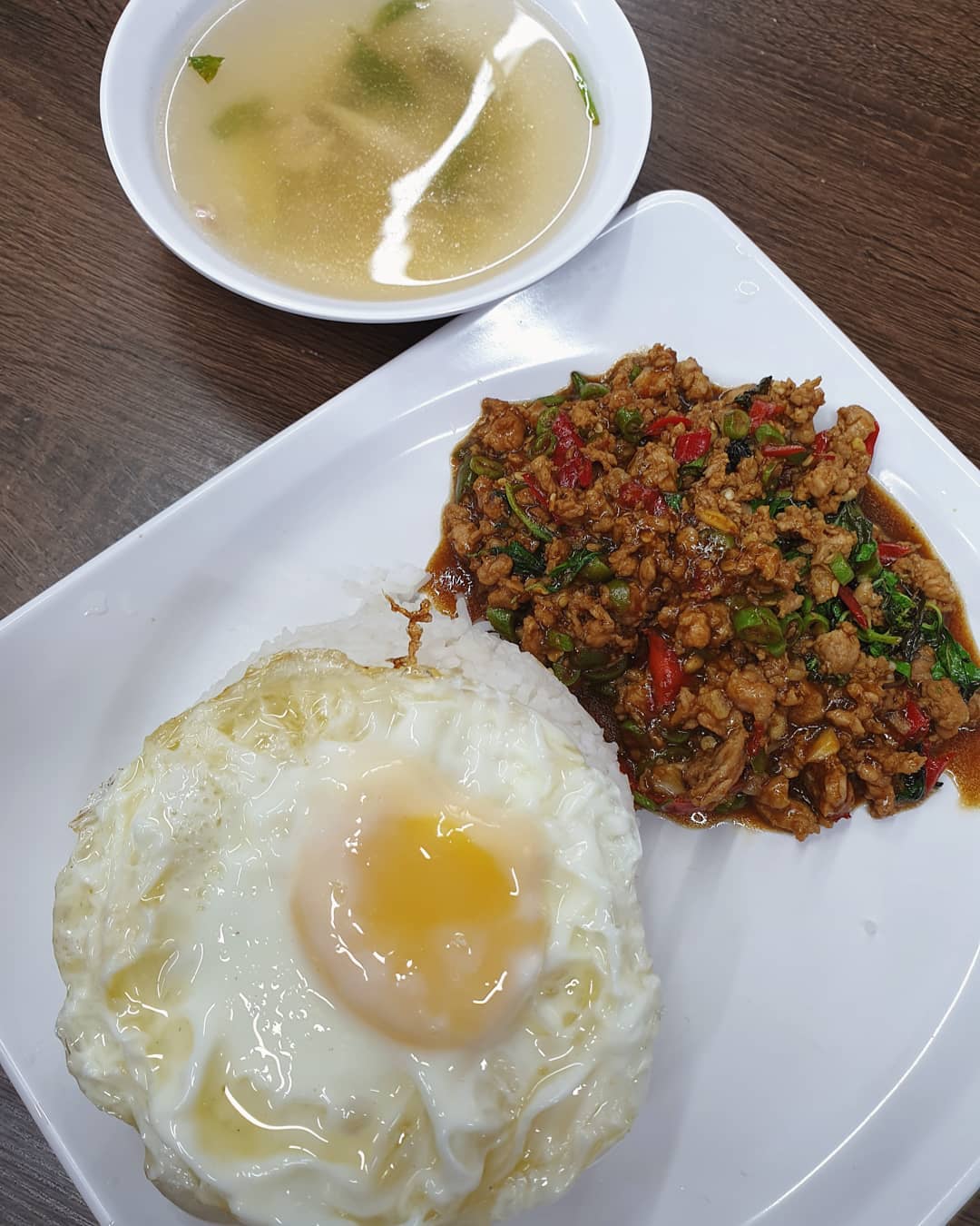 Basil minced pork with clear tom yam soup ($6.90)!
