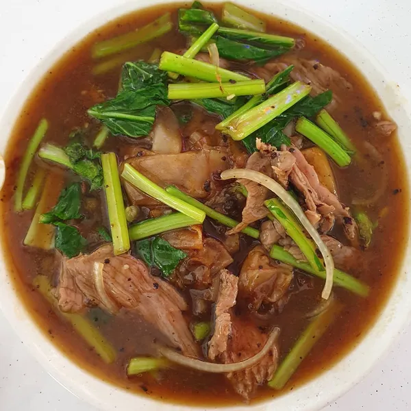 牛肉河粉 ($5) — Singapore beef hor fun!