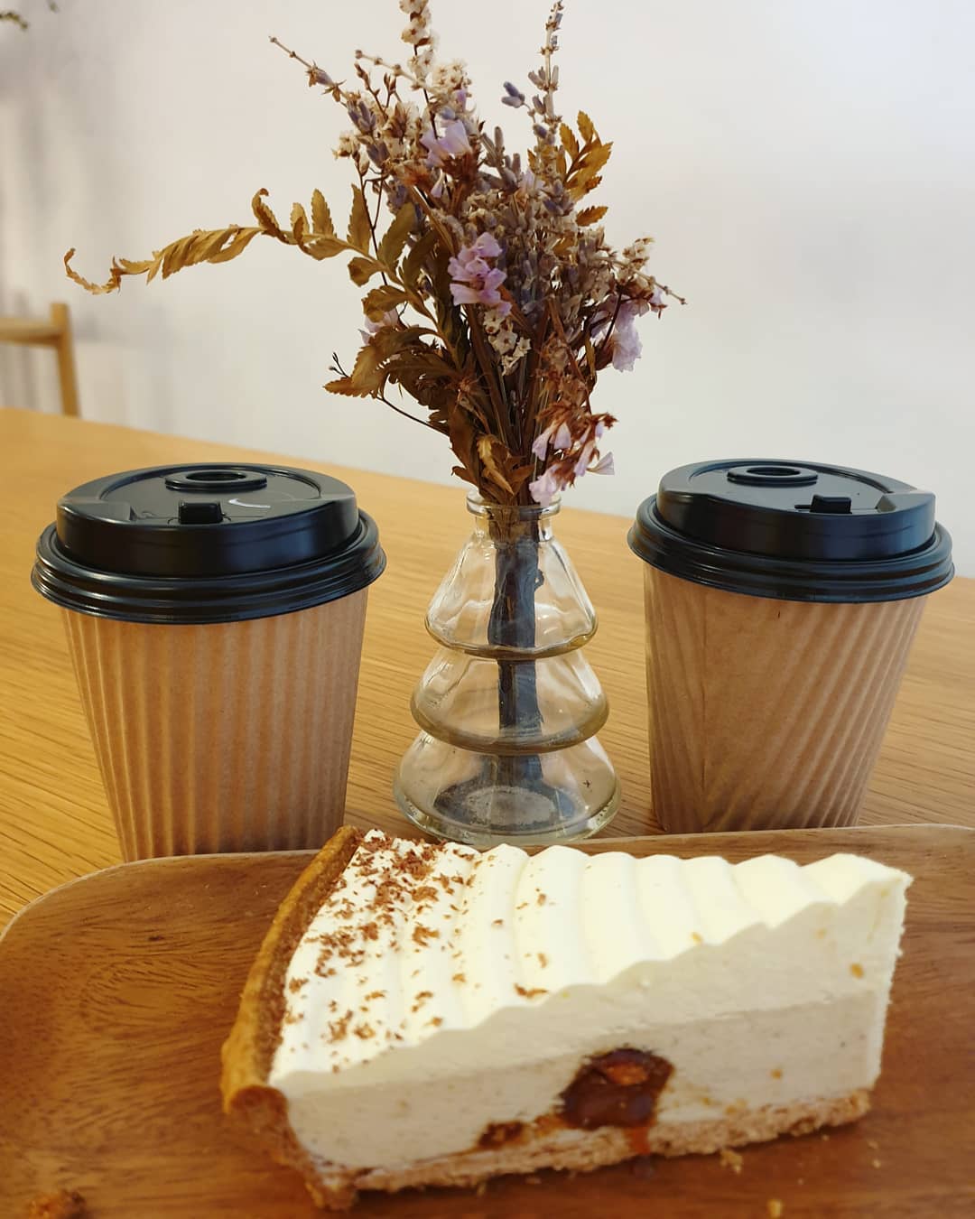 Americano ($4); Cocoa latte ($5); Banana cognac pie ($7)!