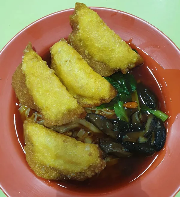 Fried fish dumpling hor fun ($3)!