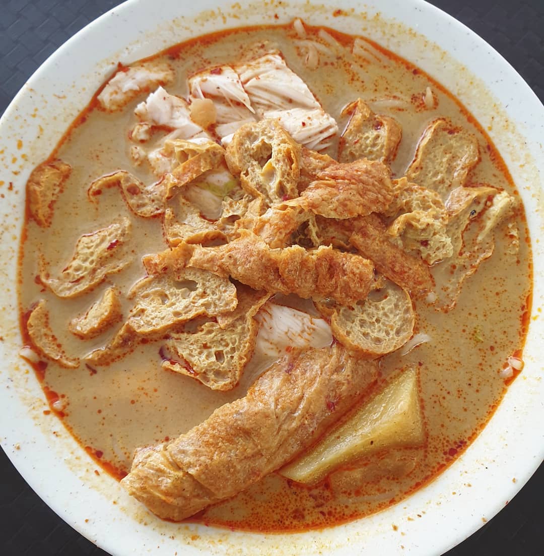Curry chicken noodles ($4)!