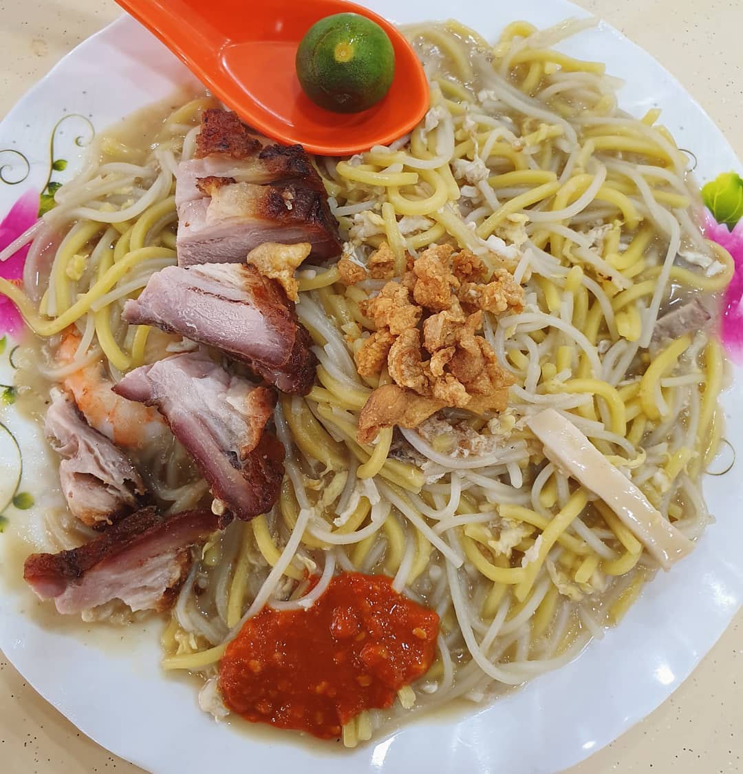 Fried Hokkien prawn mee + roasted pork ($5)!