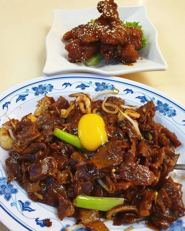 月光河粉 ($6) & 咖啡排骨 ($15)!