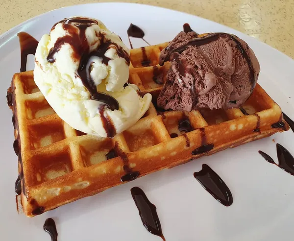 Ice cream waffle ($3.90)!