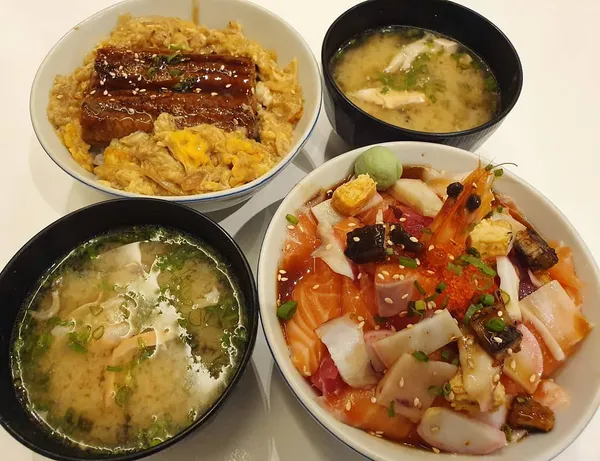 Super bara chirashi don ($20) & Unagi tamago don ($16)!