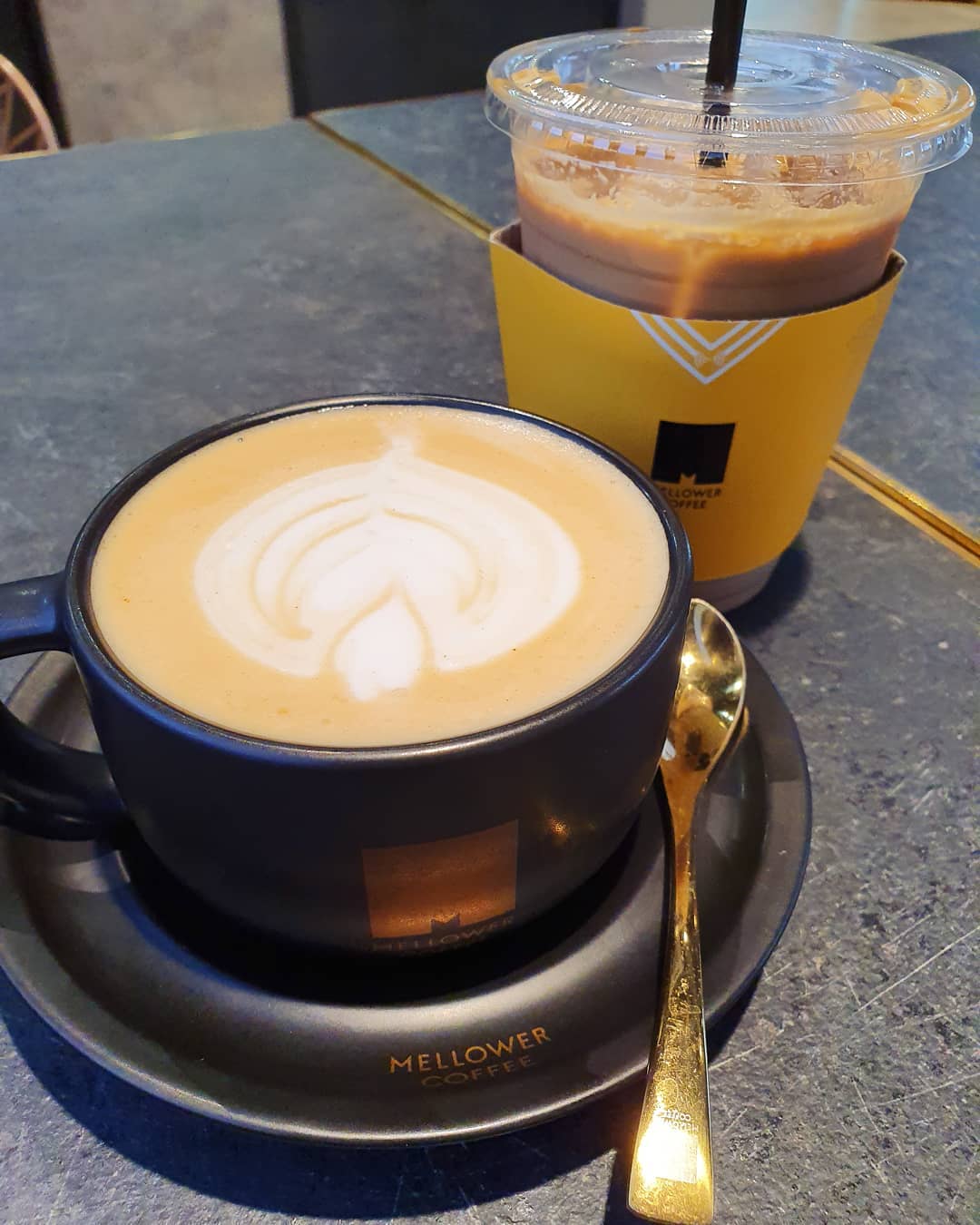 Rooibos latte & Iced cafe latte (Burpple Beyond: $6.60)!