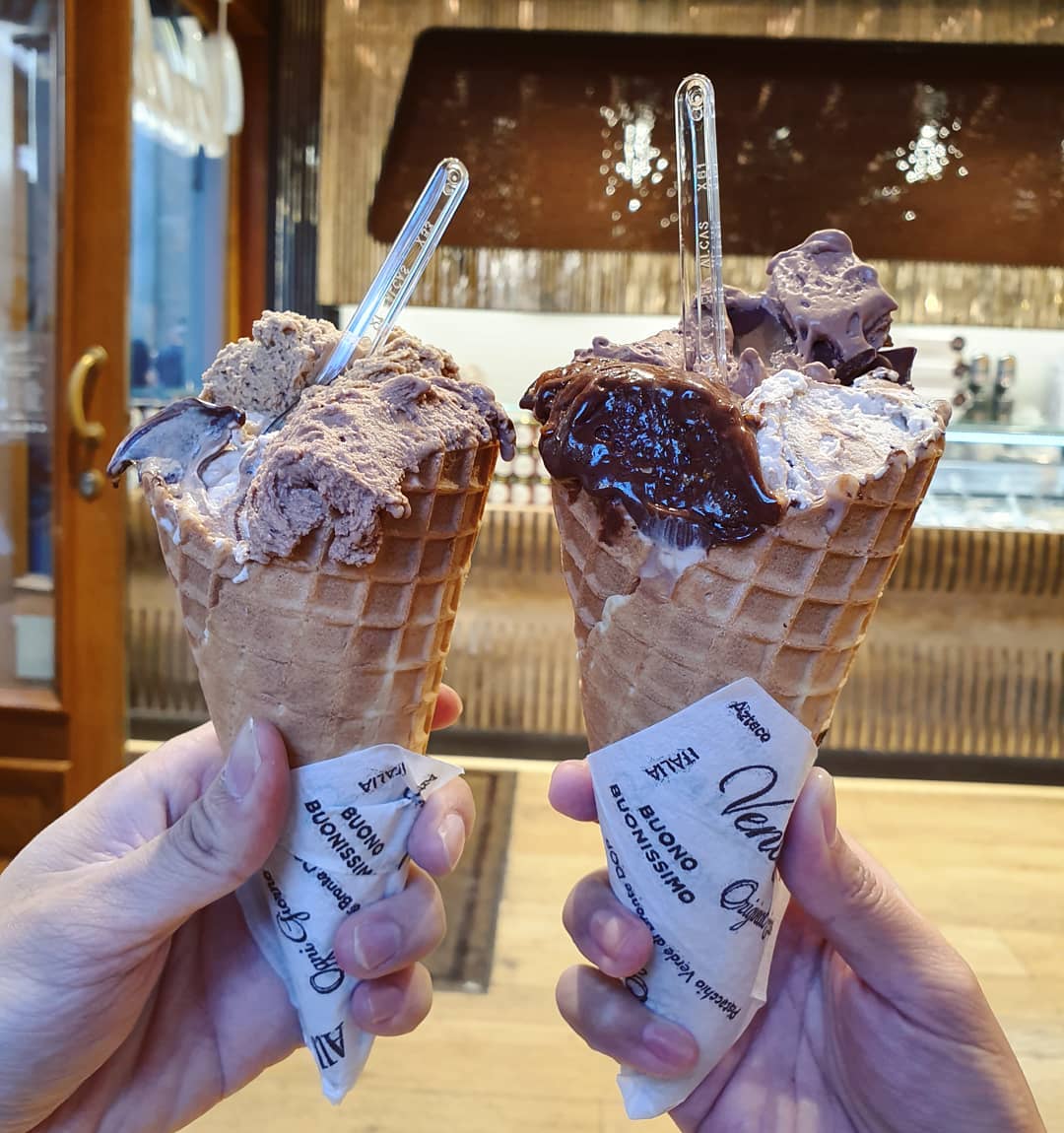 Grande (4 flavours: €5 each)!