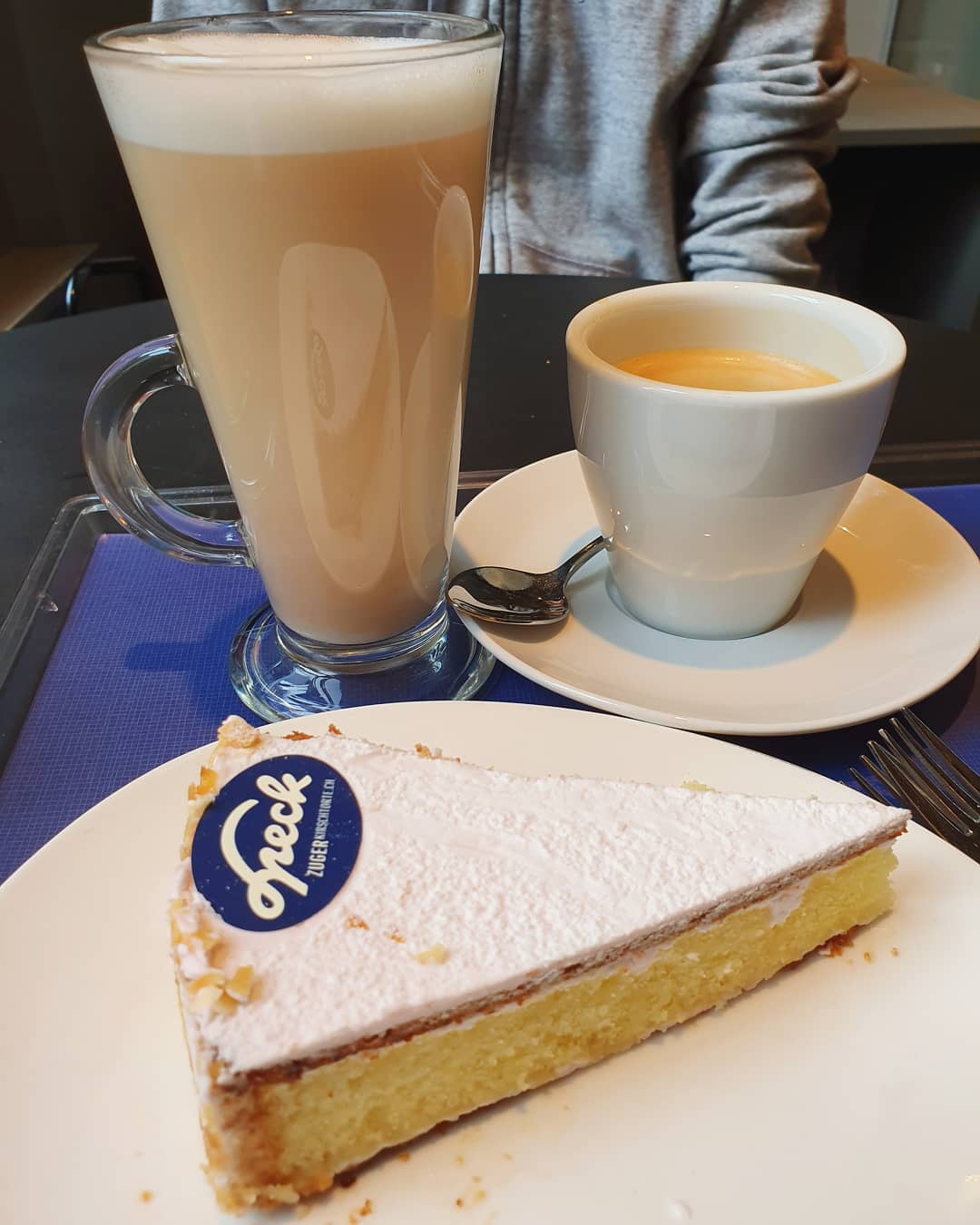 Cherry cake; Chai latte; Black coffee (CHF 14.70)!