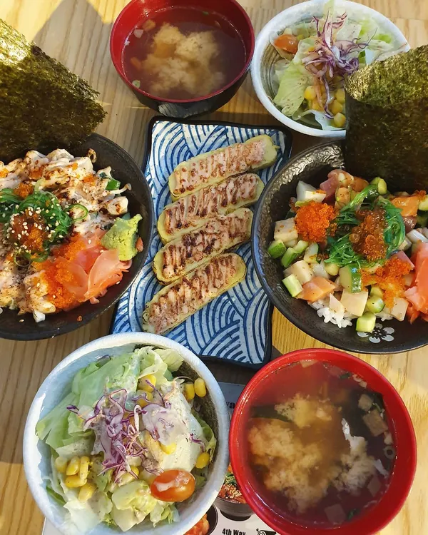 Kei Kaisendon Signature & Mentaiyaki Kaisendon & Tamago Mentai & Salad & Miso Soup (Burpple Beyond: $25.90)!