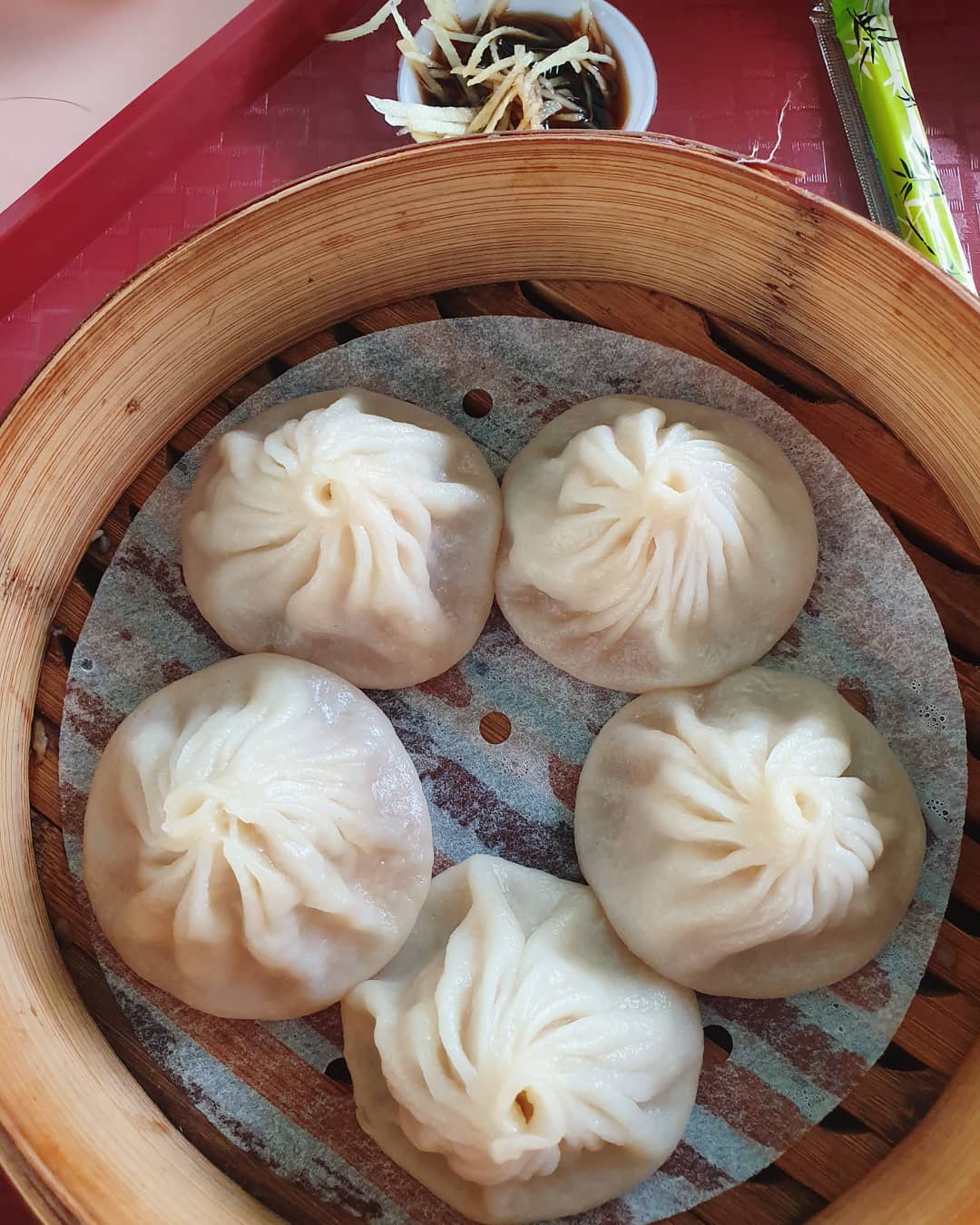 小笼包 (5 pcs: $3)!