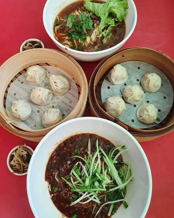 炸酱面 ($3.50); 小笼包 ($6.50); 牛肉面 ($4)!