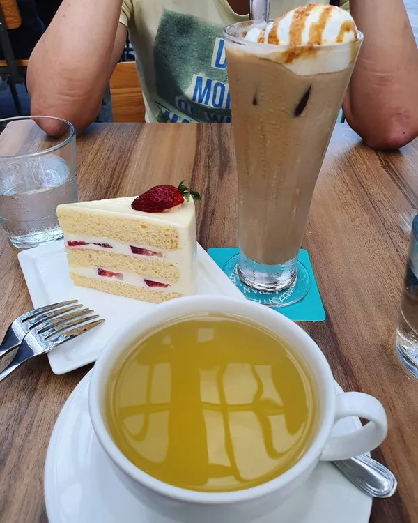 Japan Rail Cafe: cake set + kuromitsu kinako latte ($19.50)!