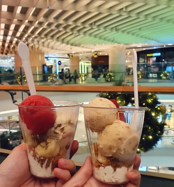 Häagen-Dazs: 1-for-1 ice cream parfaits ($14.90)!