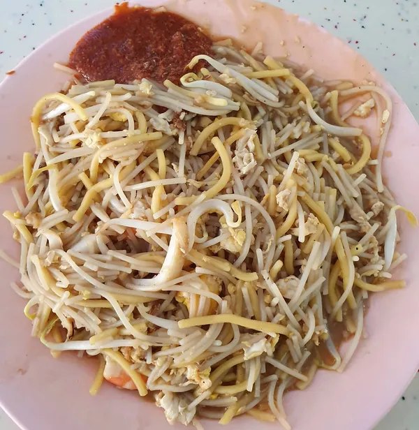 Fried sotong prawn mee ($4)!