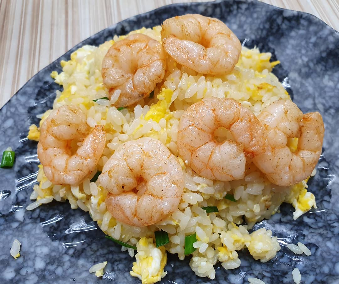 Egg fried rice with shrimps ($6.50)!