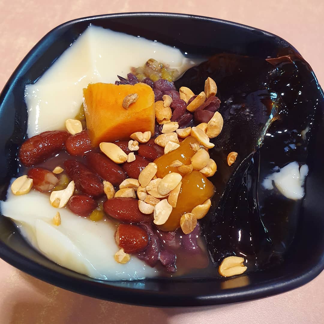 House of Dessert (甜品之家) — eight treasure soy beancurd ($2.20)!