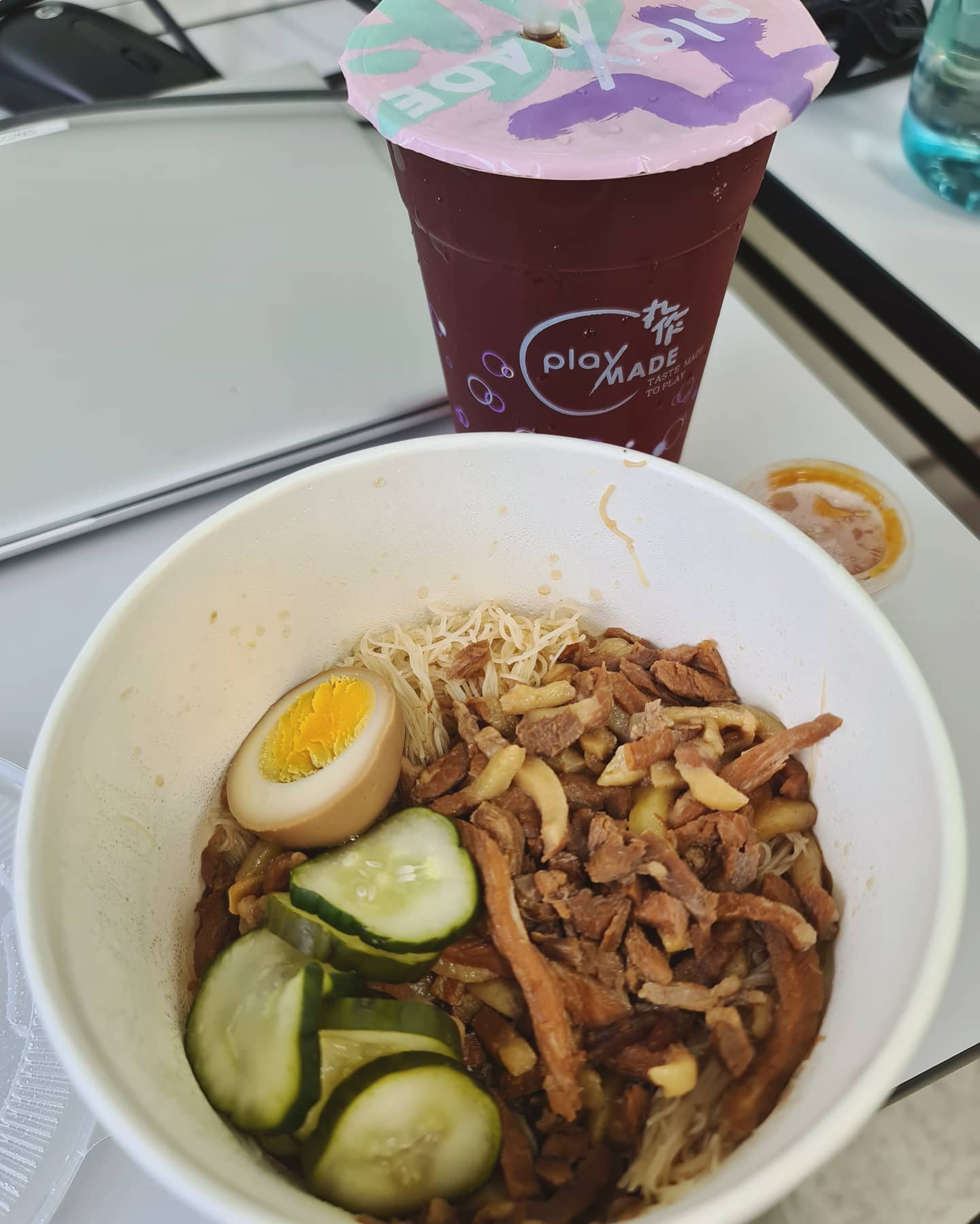 Delivery — Jiak by Jin Feng (Lu rou beehoon) x Playmade (Honey black tea) — $10!