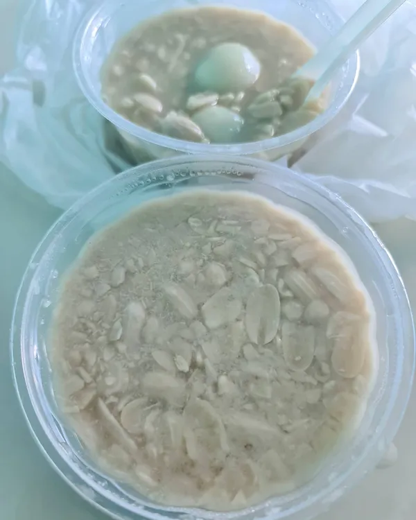 Takeaway — peanut soup ($1.50) & 4 pcs in peanut soup ($2.10)!