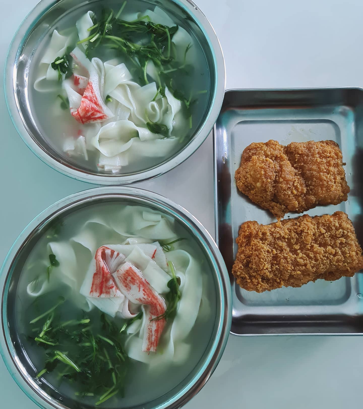 下雨天的午餐 — 刀削面汤!