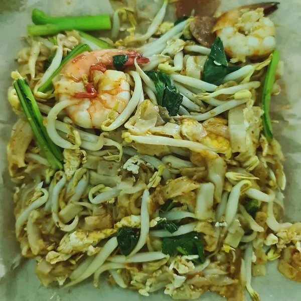 Penang char kway teow ($3)!