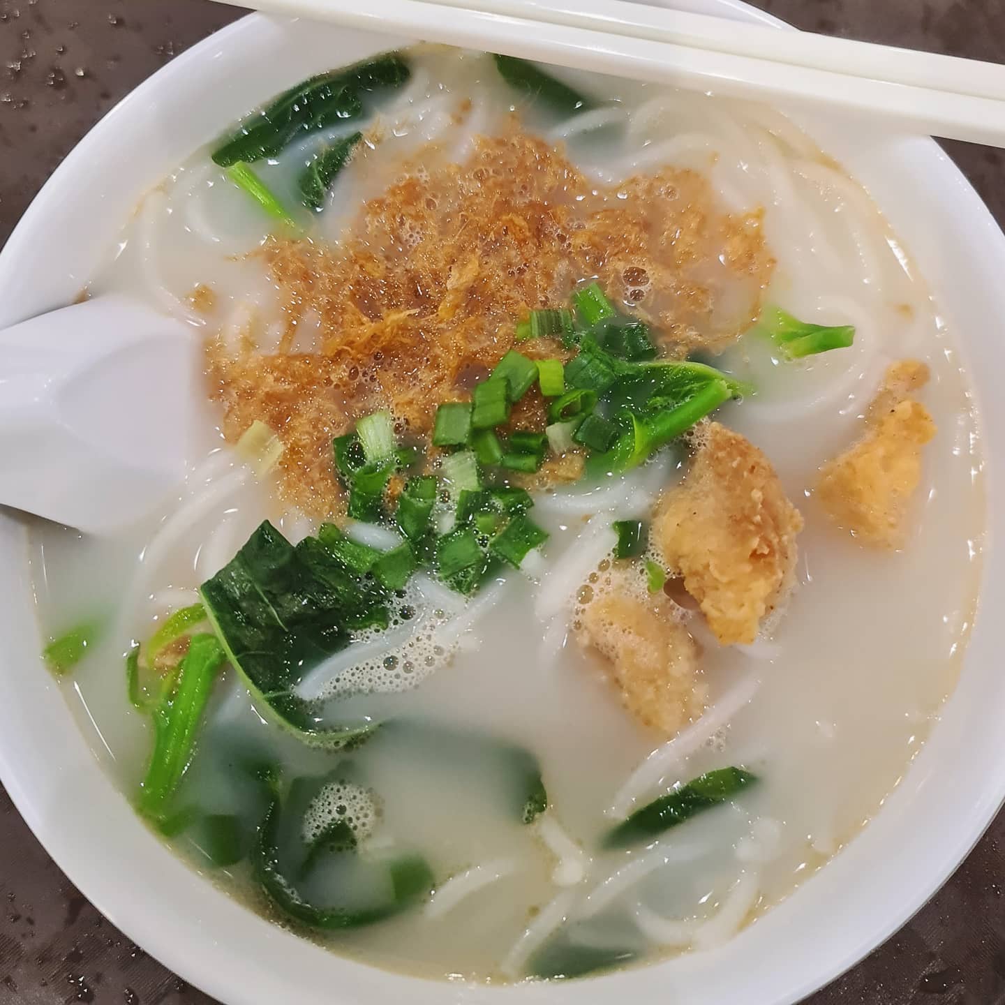 Fried fish bee hoon soup ($5.20)!