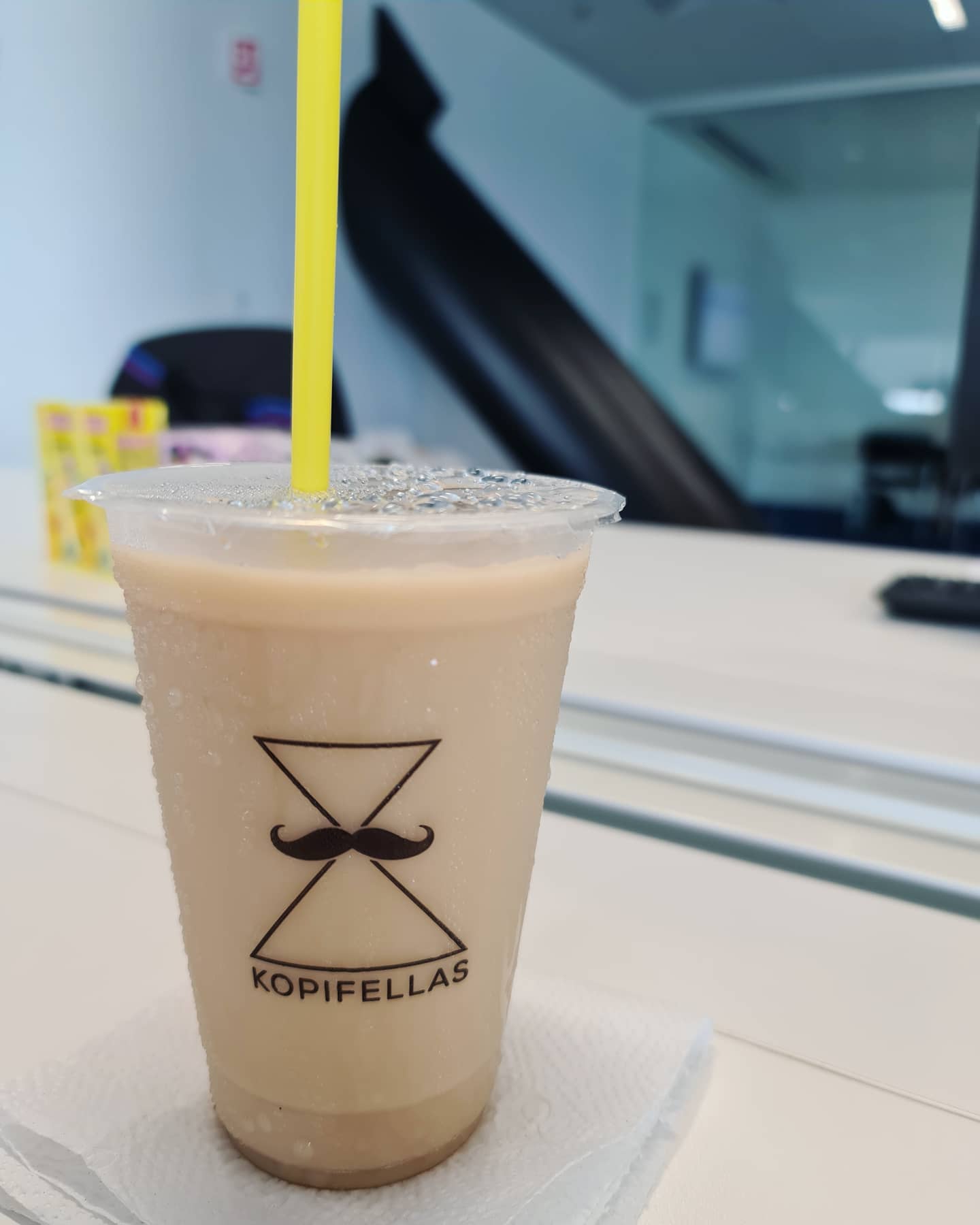 Honey Earl Grey milk tea at KopiFellas ($2.30)!