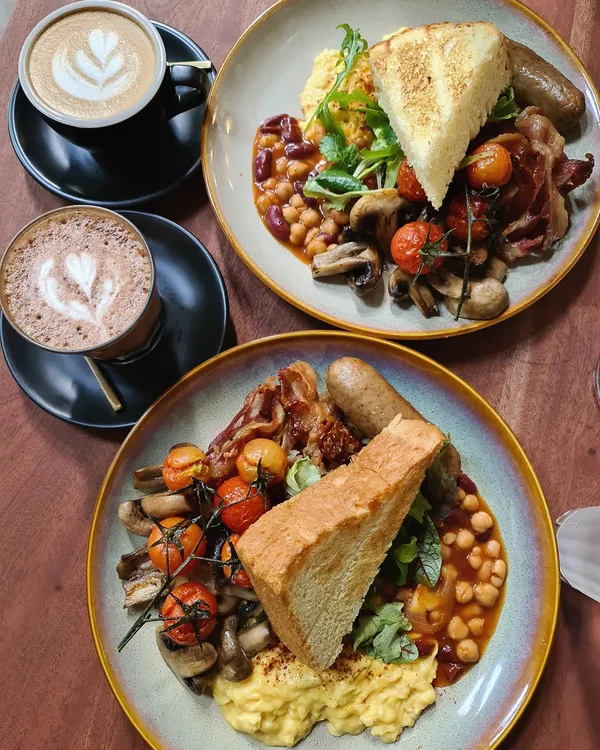 Sunday full English brunch with Burpple Beyond ($41.45)!