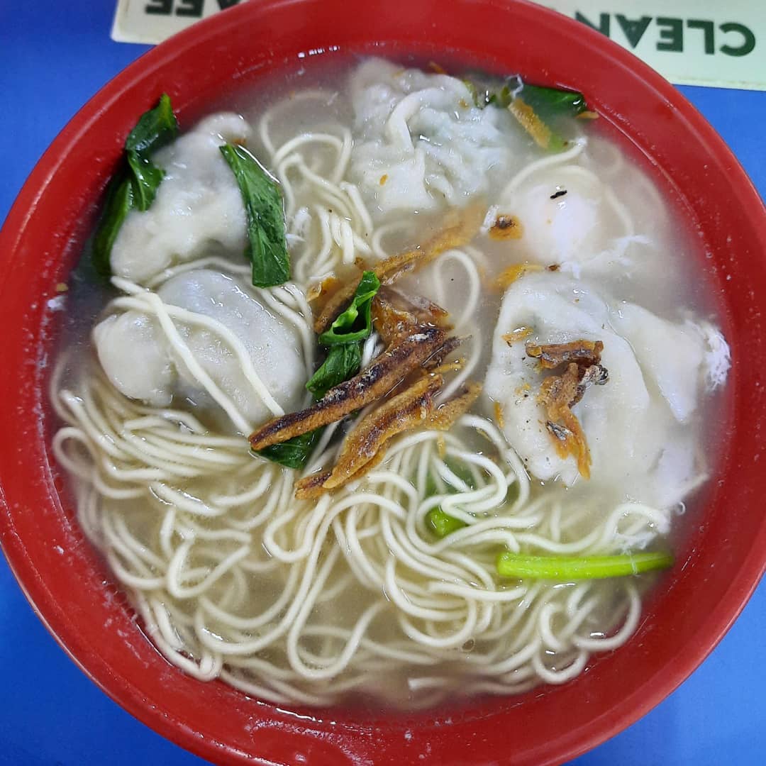 水饺面 (dumpling noodles) at a Chinatown hawker ($3.50)!