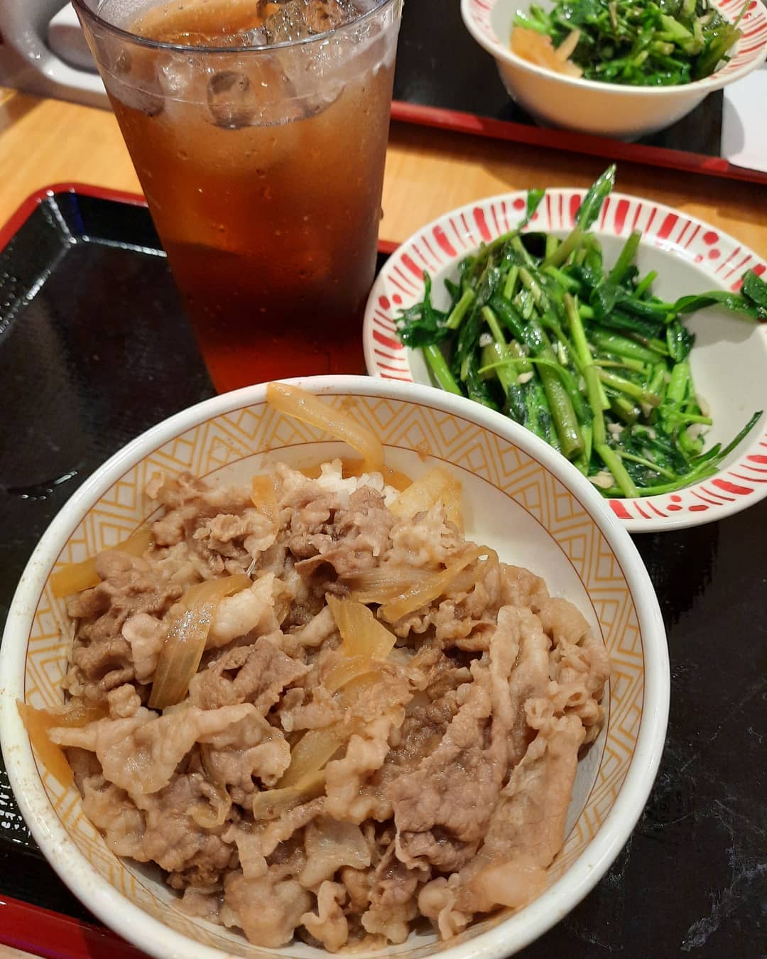 Yoshinoya gyudon + green veggies combo (M: $6.90)!