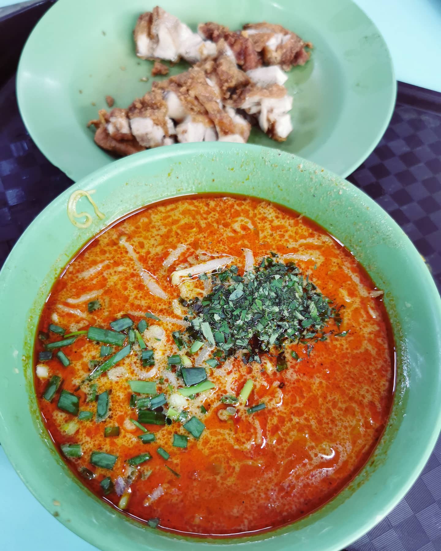 Chicken cutlet laksa noodles at a Chinatown hawker ($4)!
