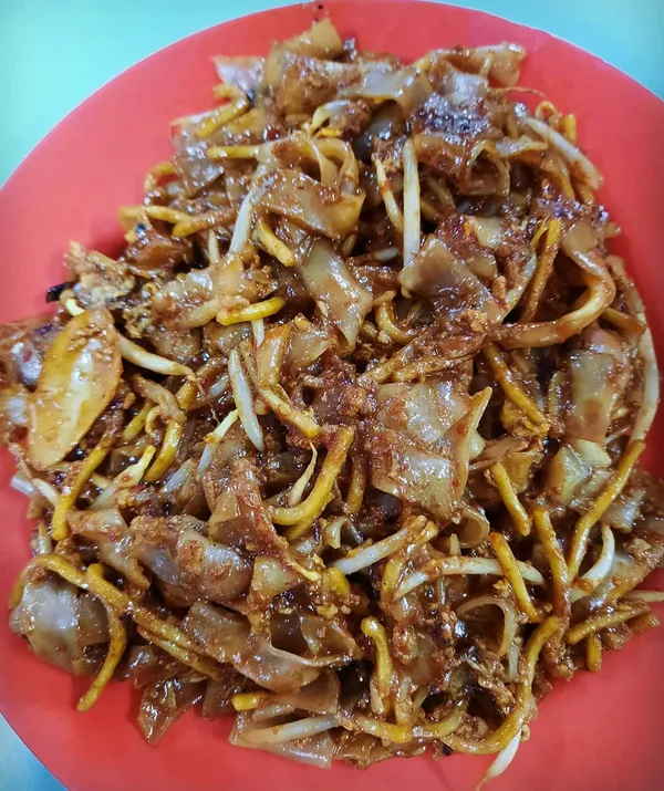 Char kway teow at a hawker stall ($5)!