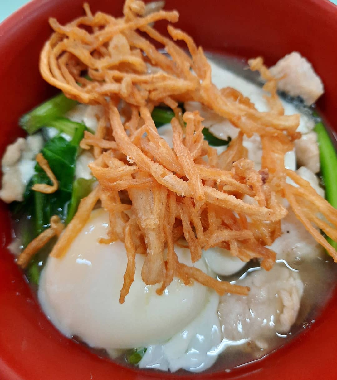 Mixed hor fun at a hawker stall ($5)!