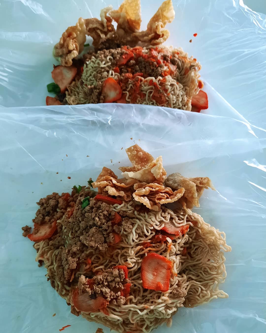 Sarawak kolo mee + 8 pcs fried wanton via GrabFood ($17.75)!