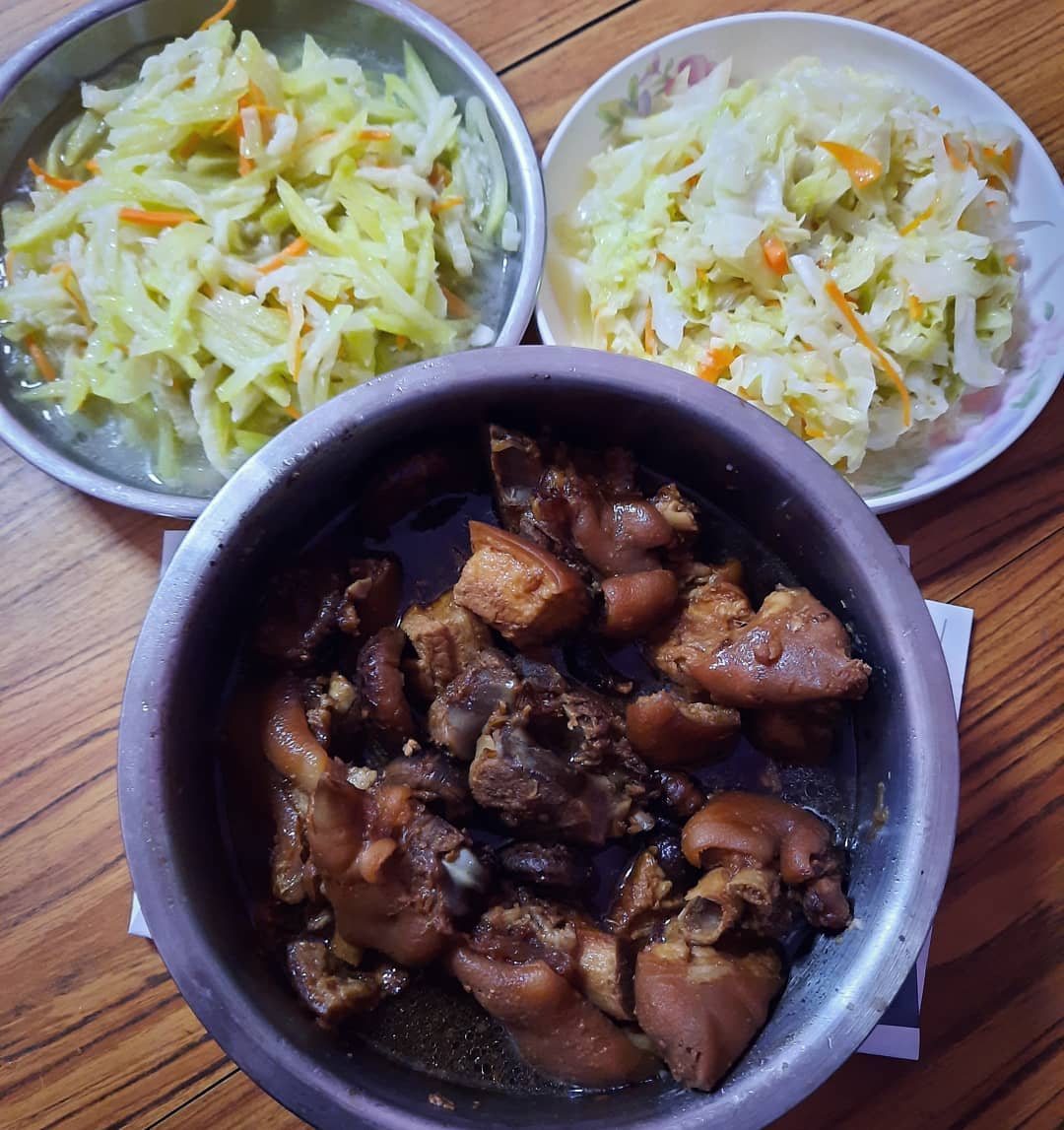 Mum's cooking — braised pig trotter, bean sprouts, cabbage!