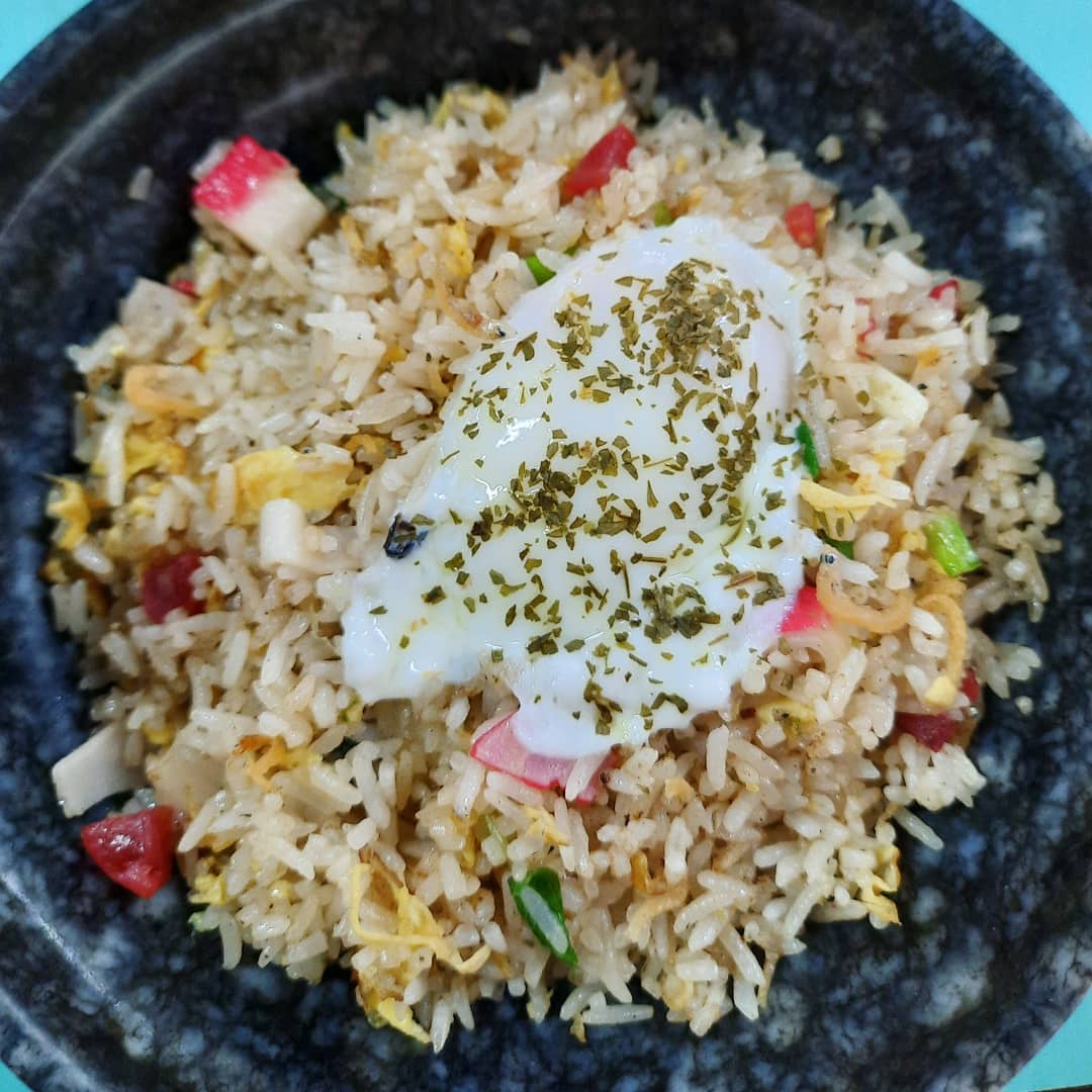 Yang zhou fried rice at a hawker stall ($5)!