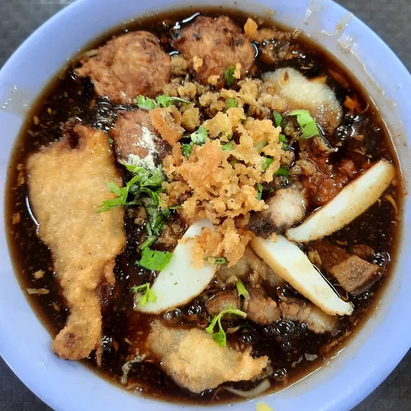 Lor mee at a hawker stall ($5)!