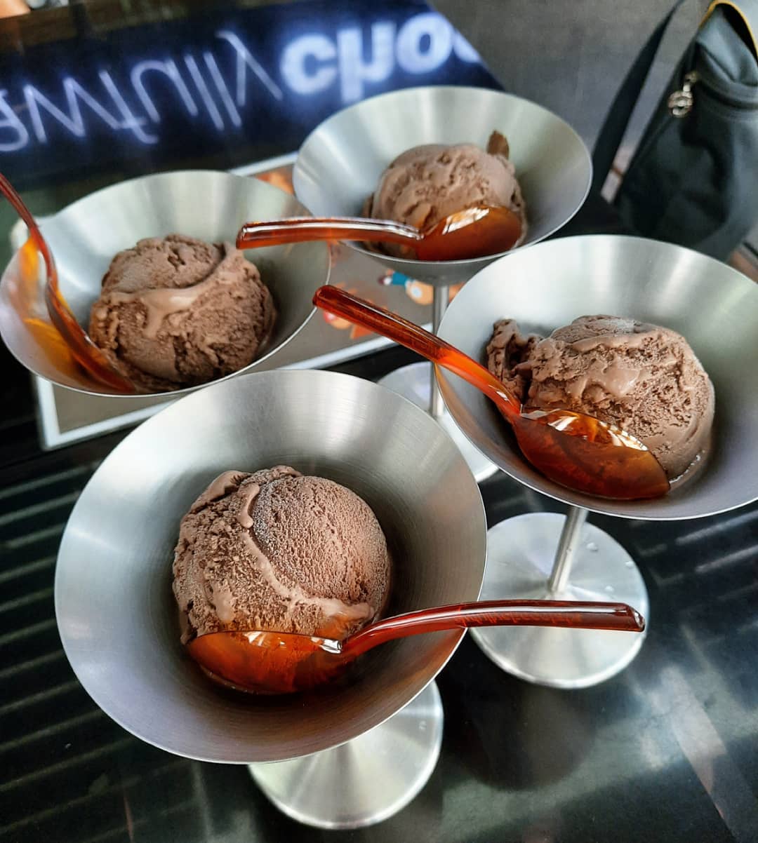 Hei ice cream dine-in (1-for-1: $4.90)!