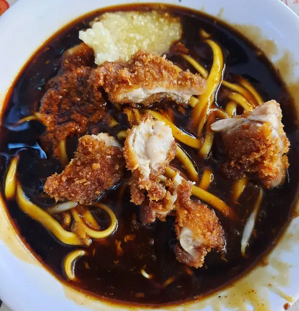 Fried fish + chicken lor mee — dark thick gravy ($5)!