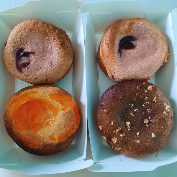 Cherry cranberry + Orange pomelo + Blueberry lava + Hazelnut lava ($8)!