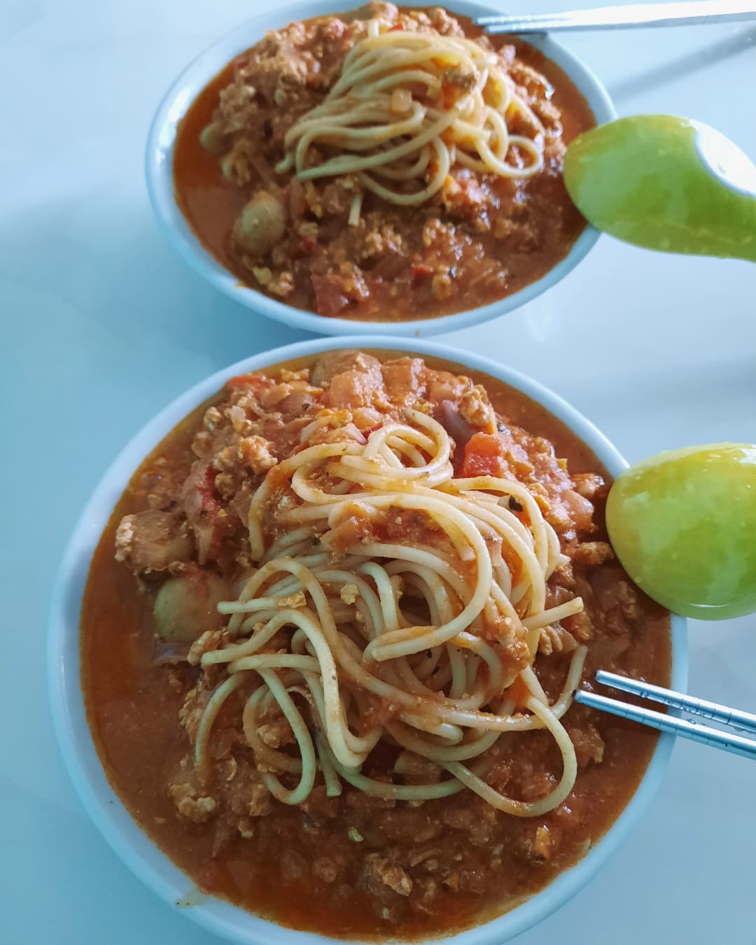 W cooks — homemade spaghetti bolognese!