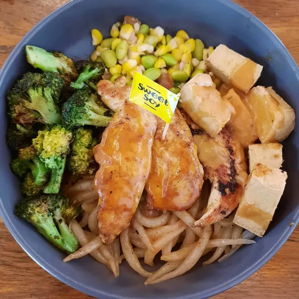 Nando's BYOB — peri peri noodles + chicken tenders + sides ($15.90)!