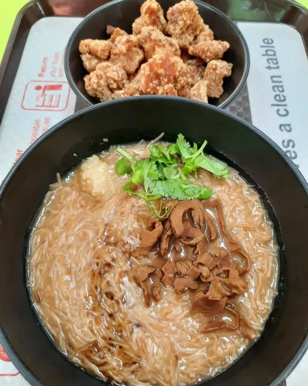 Taiwanese Set B (Pig Intestine Mee Sua + Salt Pepper Chicken) ($6.80)!