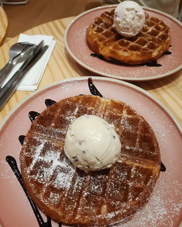 Ice cream waffle (Burpple Beyond: $11)!