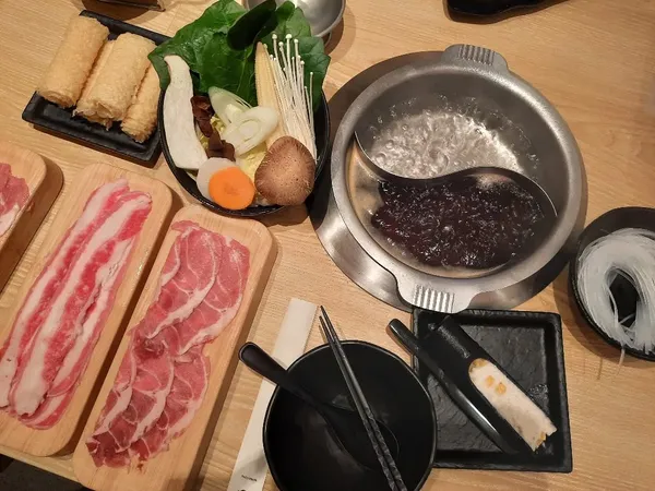Rainy day pork + beef shabu set ($20.90++)!