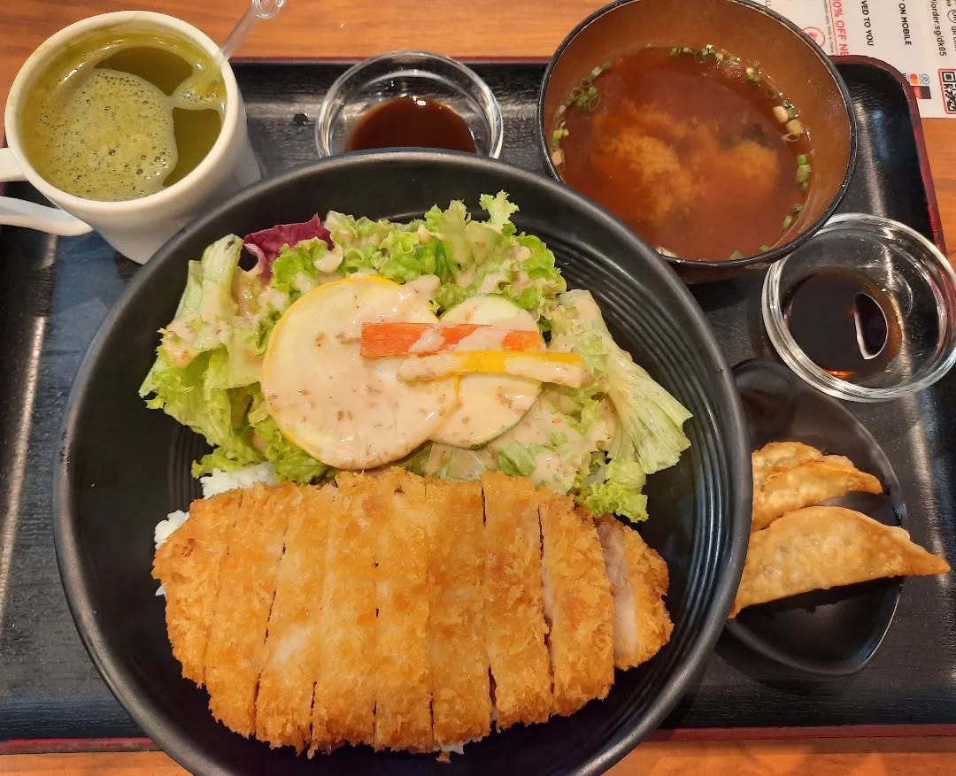 Weekday pork loin set ($13.90++)!