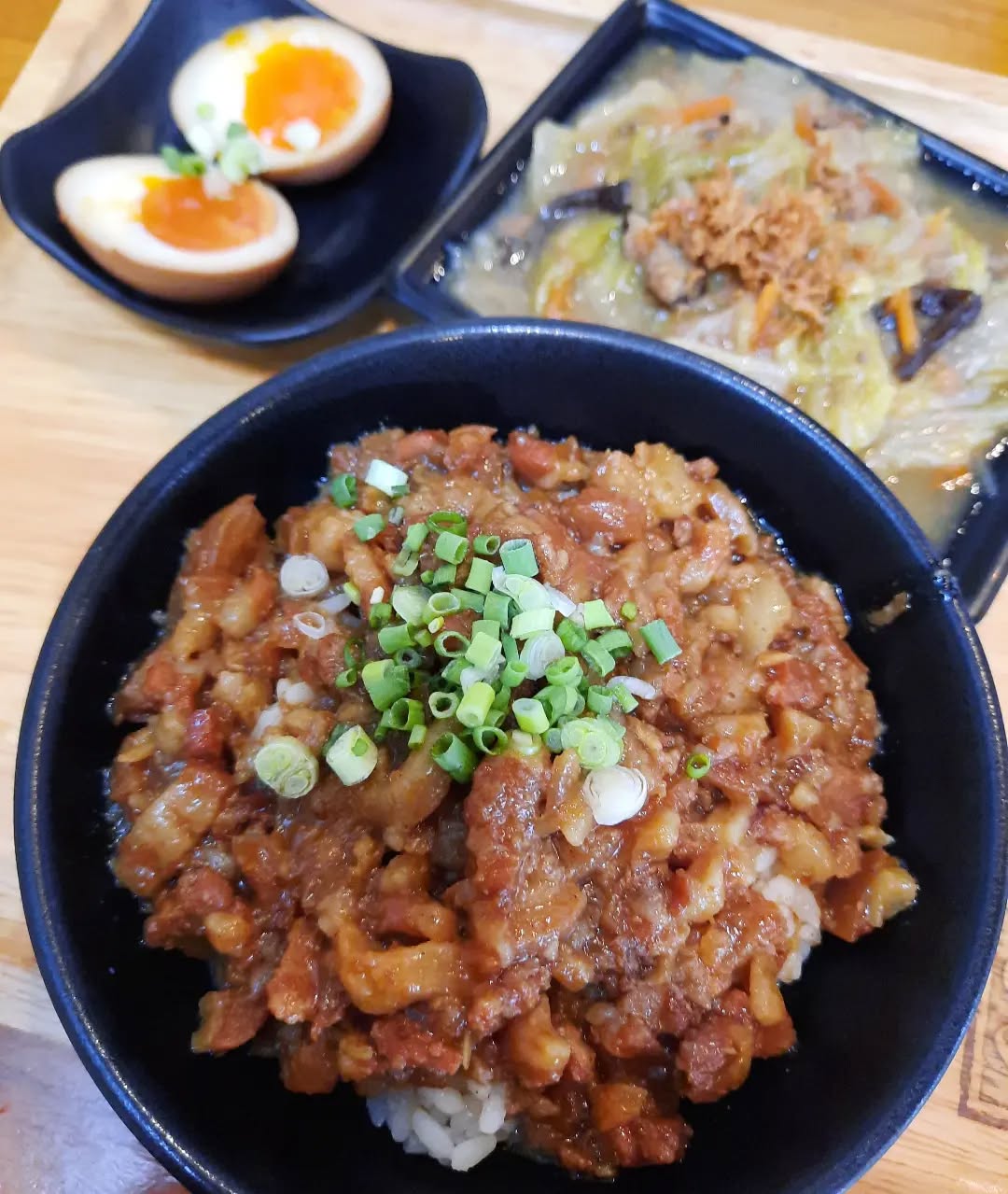 Eat 3 Bowls — braised pork rice set ($9.55)!