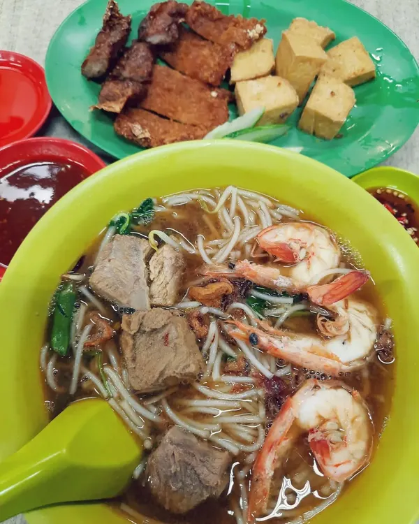 Pork Ribs Prawn Noodles + Ngoh Hiang ($10.30)!