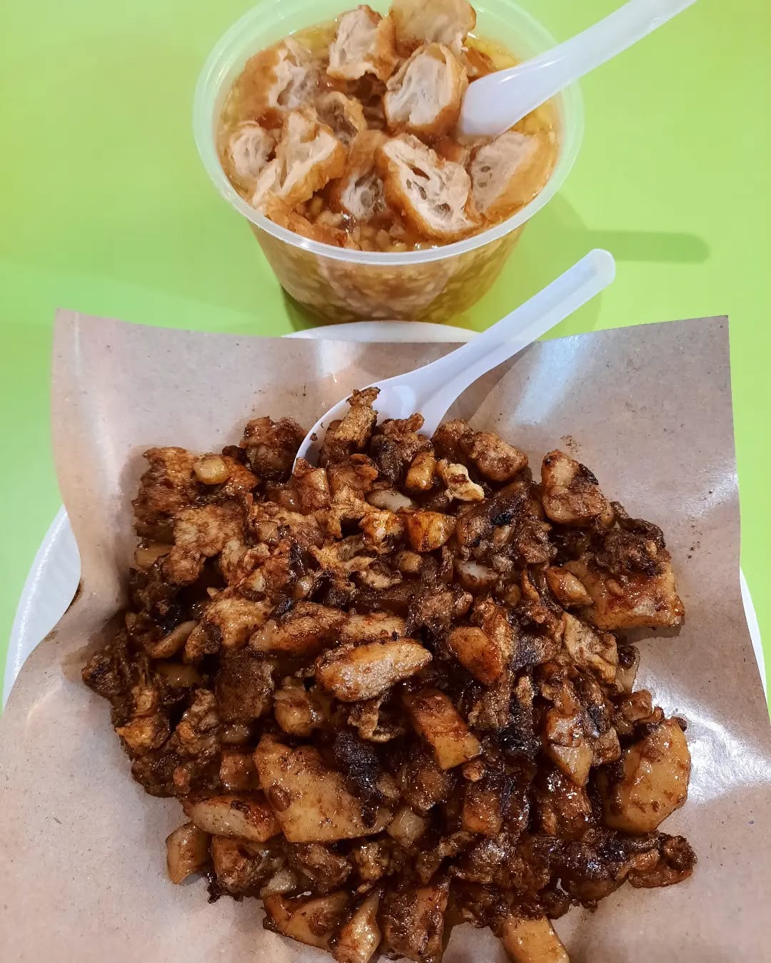 Black carrot cake + tau suan ($4.40)!