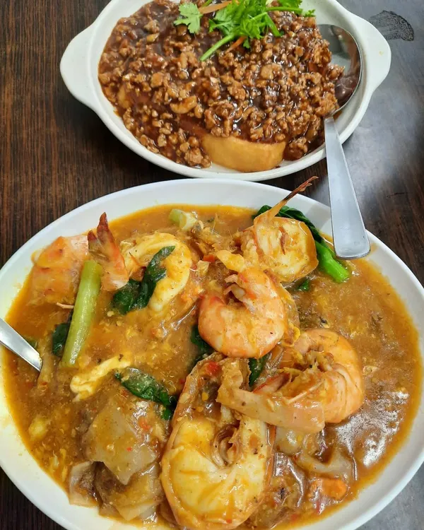Big prawn hor fun + minced meat tofu ($31)!