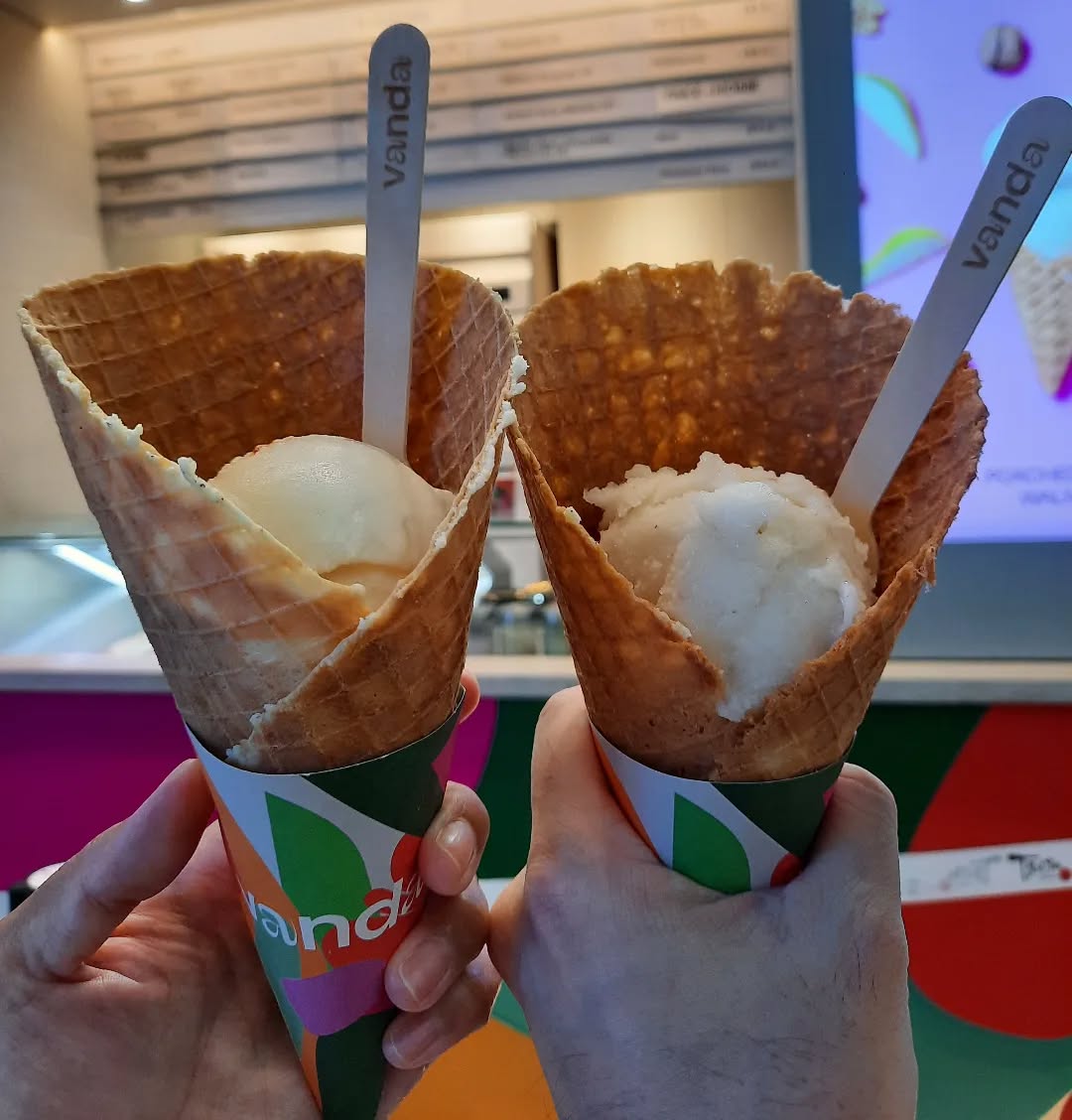 Vanda — chrysanthemum + poached pear walnut on botanical cone ($12.80)!